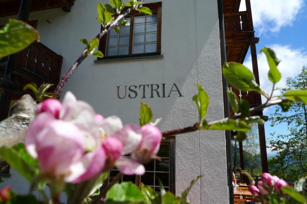 Hotel Ucliva Breíl Exteriér fotografie